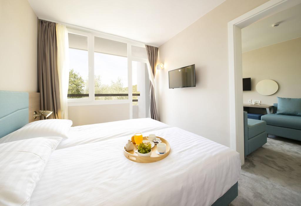 Port 9 Island Family Resort Korčula Extérieur photo